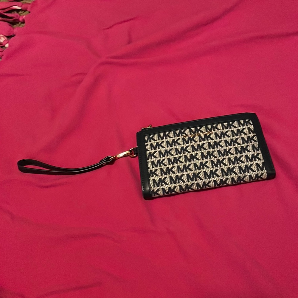 Michael Kors wristlet